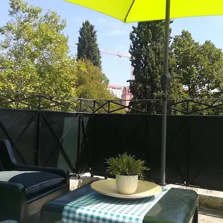 Jacaranda Apartment *